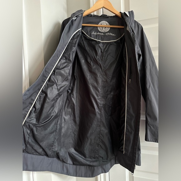 Lululemon Run Raincoat - Charcoal Grey - Picture 2 of 5